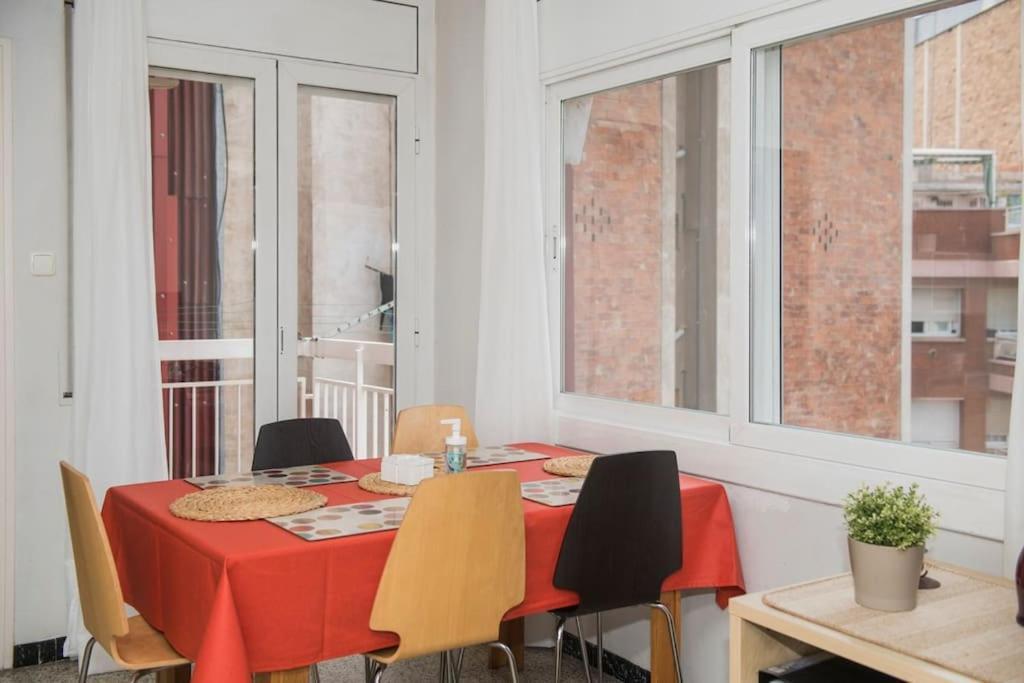 Apartment Sunny And Quiet Sagrada Familia
