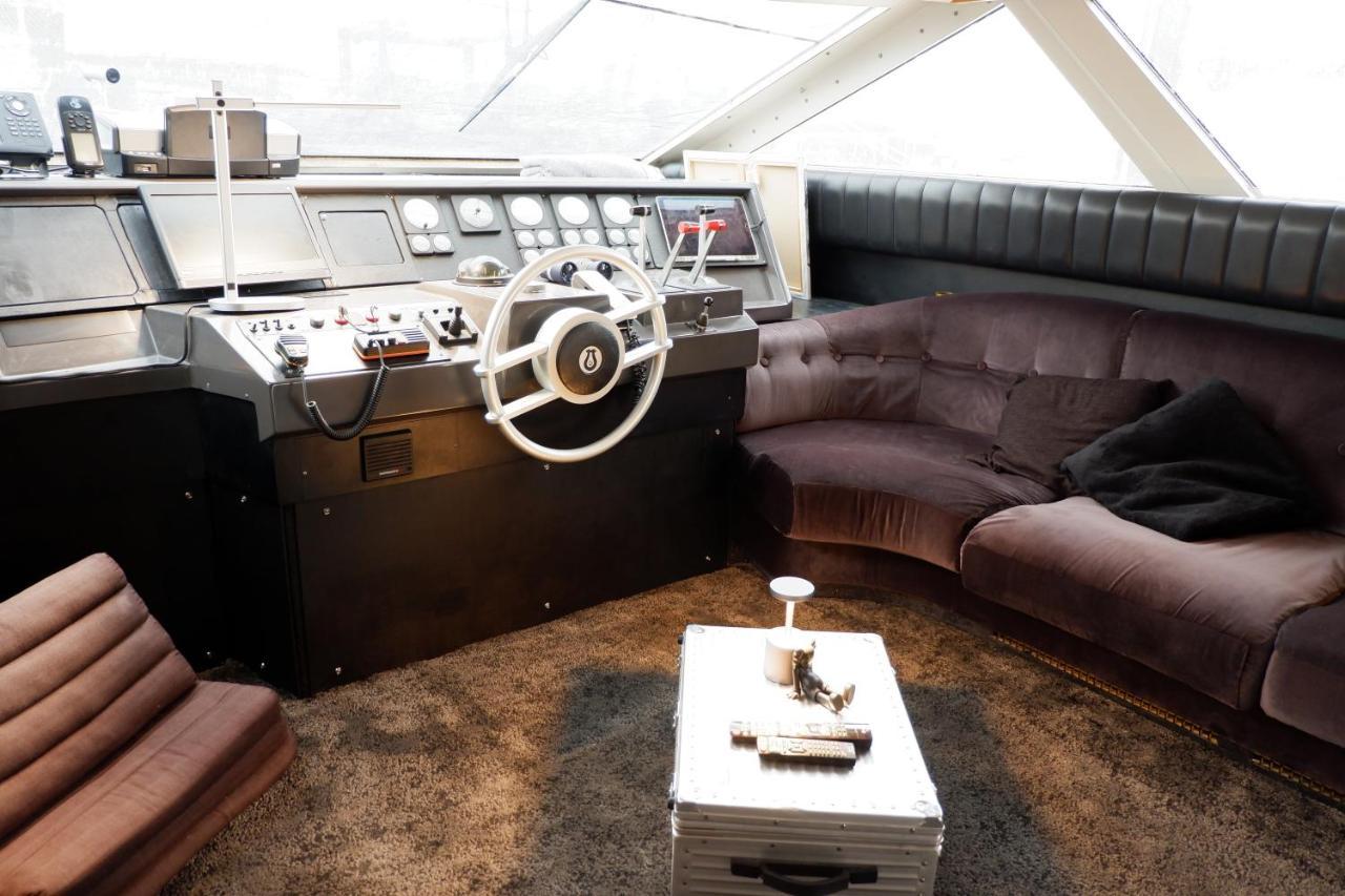 Bateau-hôtel The Morgan Yacht *
