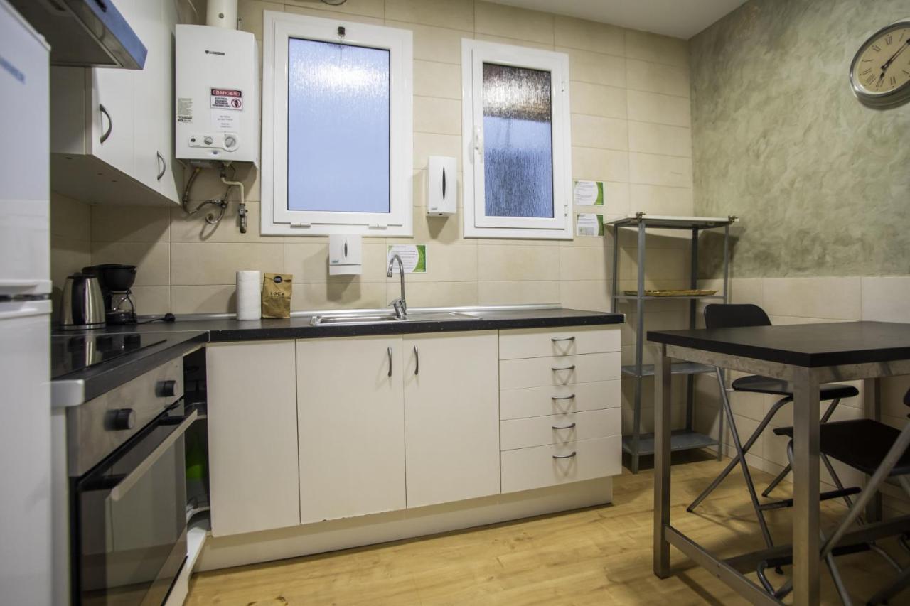23par1007 Comfortable In Paralel Apartment Barcelona