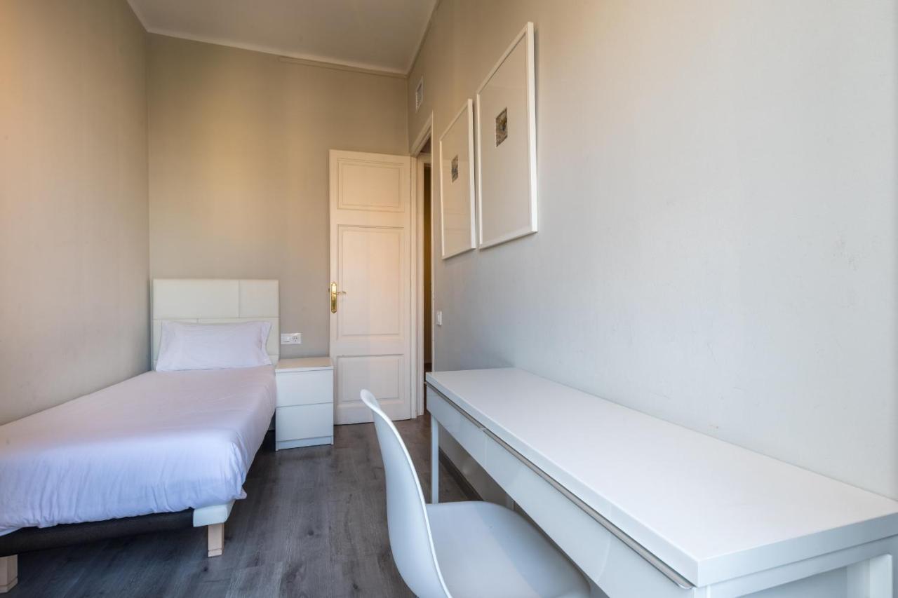 51par1011 In Parallel Apartment Barcelona