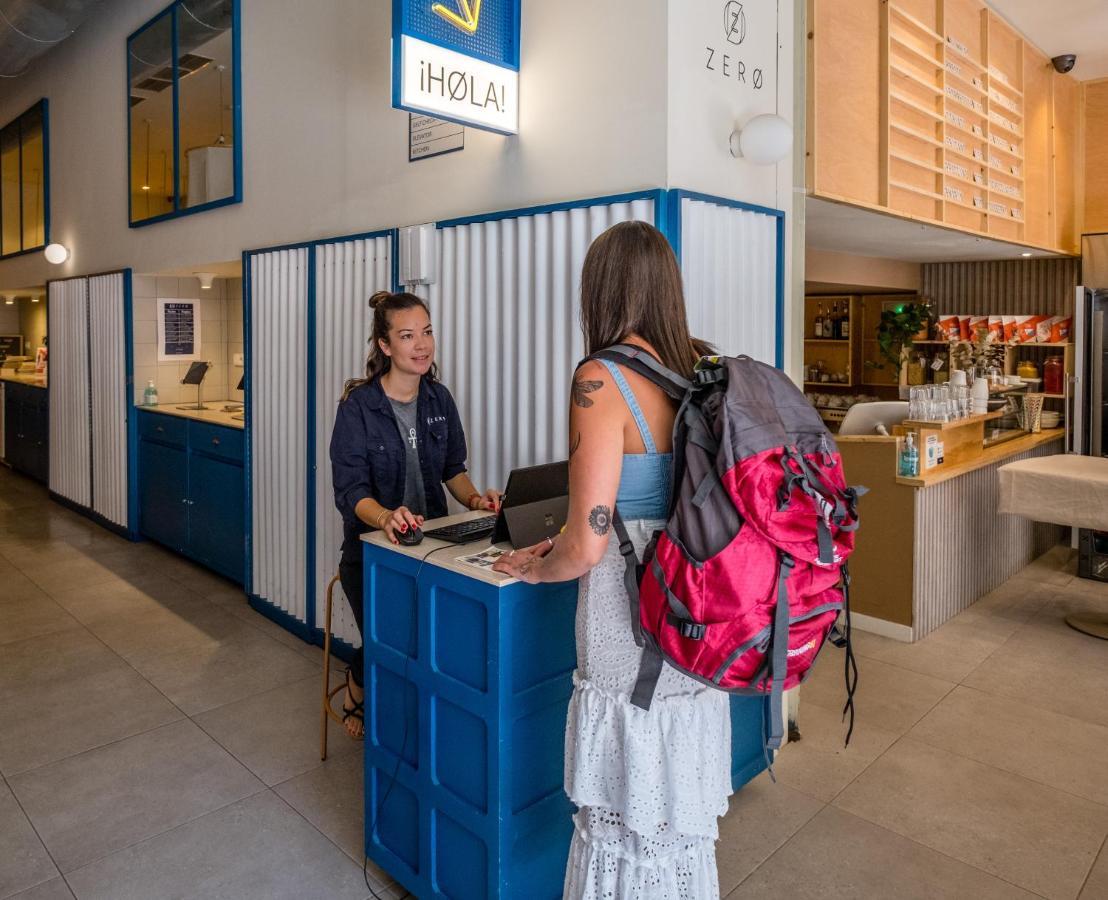 Latroupe Poblenou Hostel