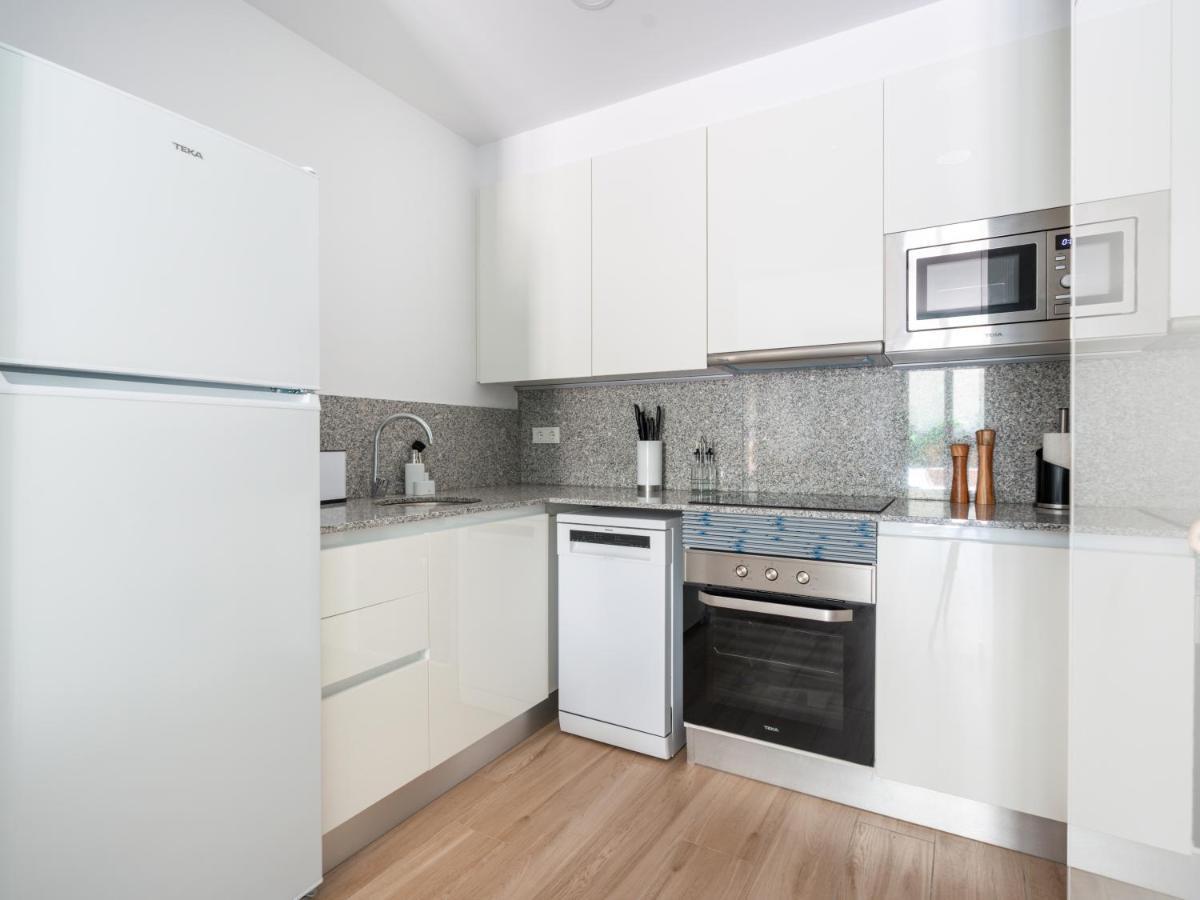 Limehome Carrer De Besalu 90 - Temporal Appartement *