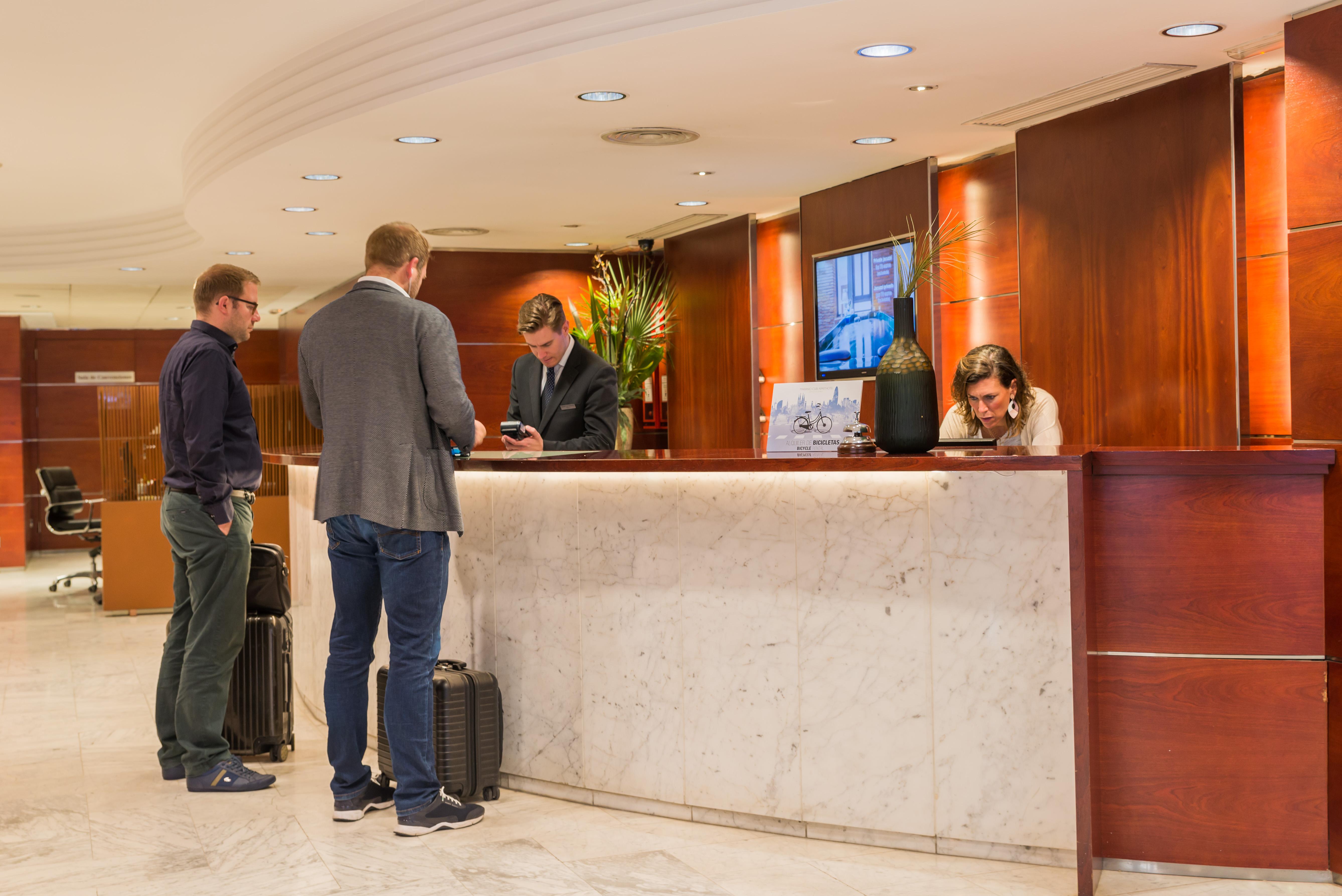 Hotel Mariano Cubi 4*