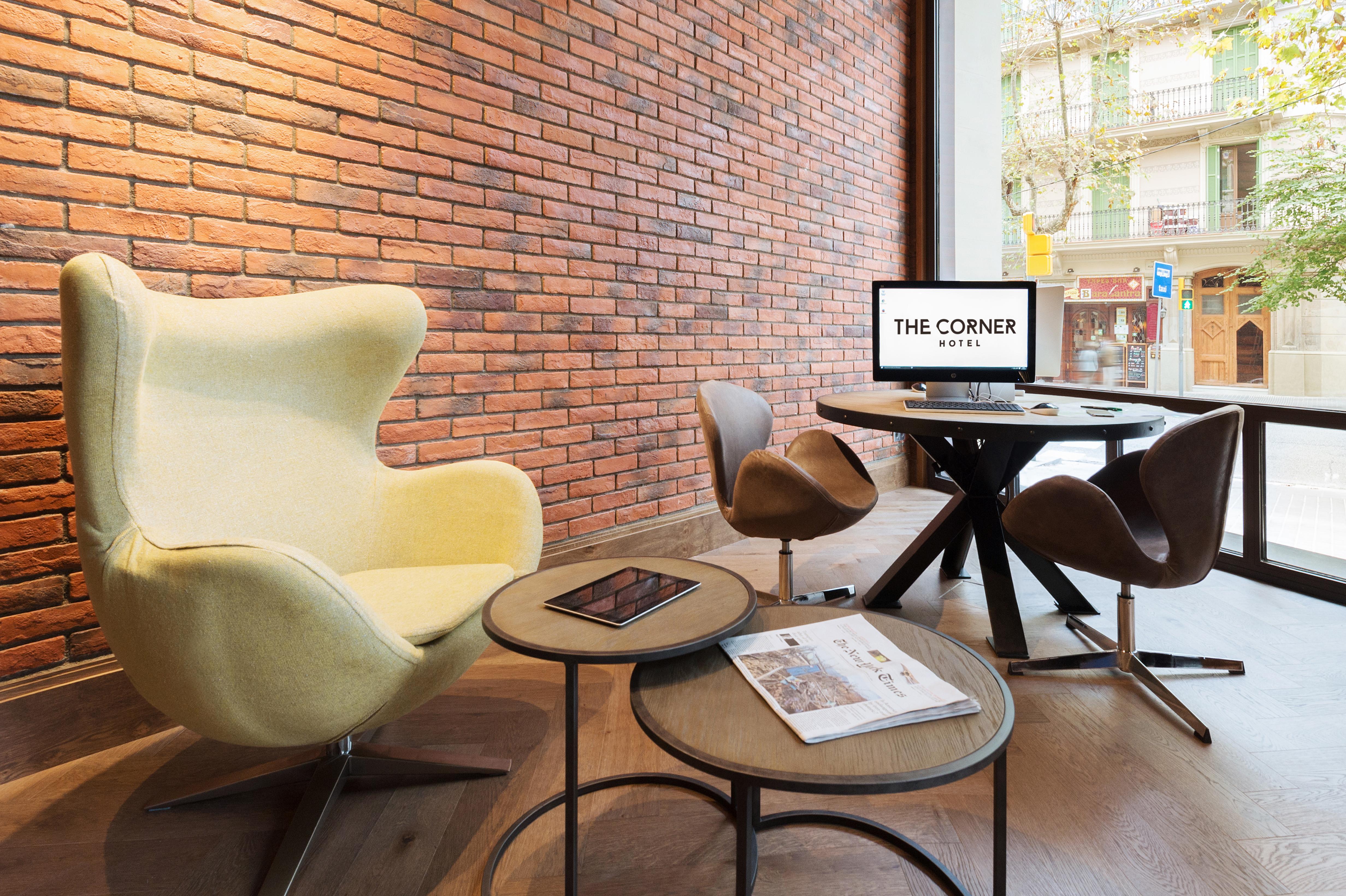 Hotel The Corner 4*