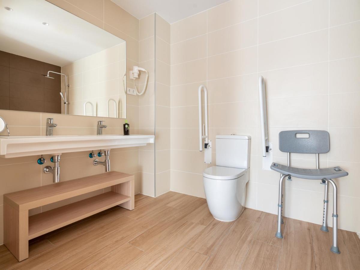 Hotel Limehome Carrer De Besalu 82 *
