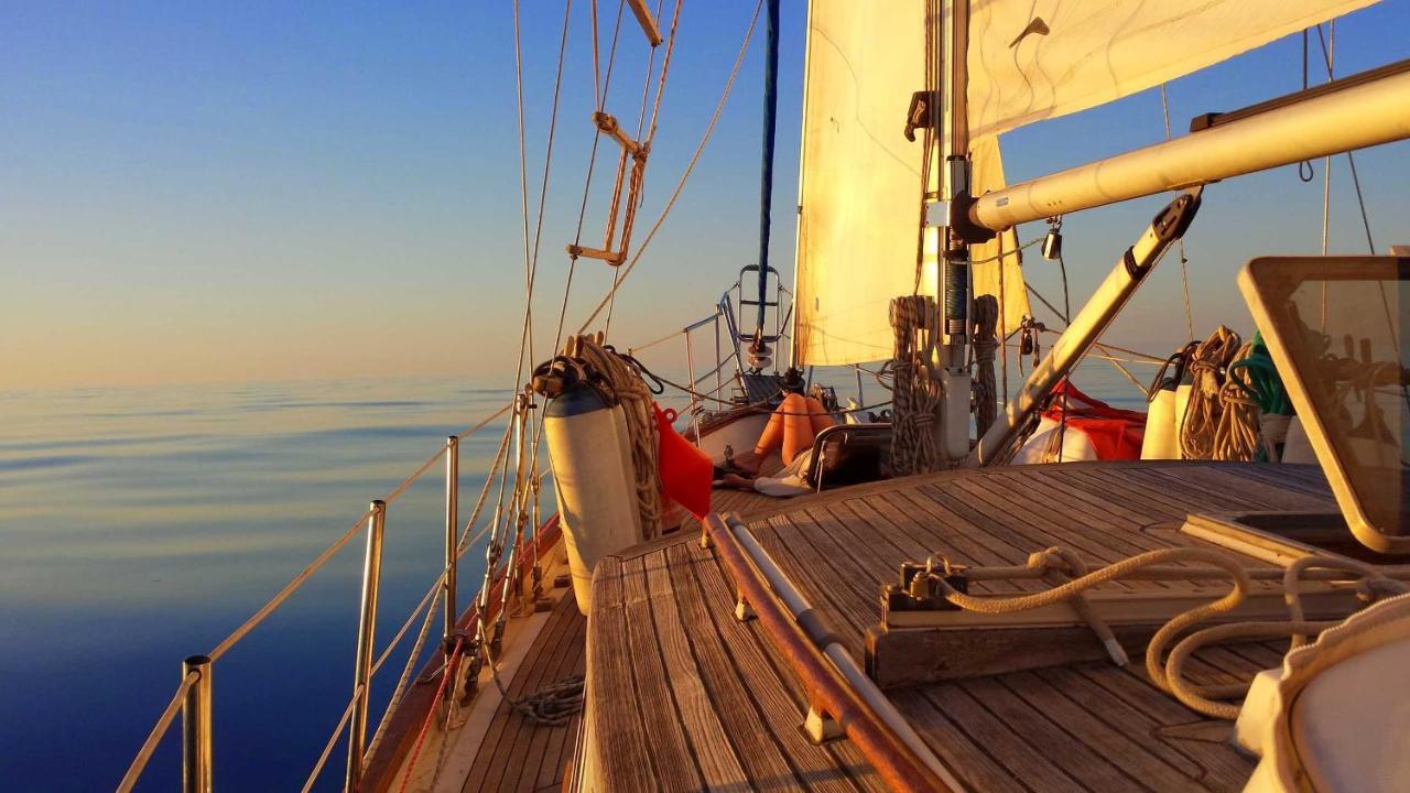 On A Beautiful Ocean Going Classic Schooner! Bateau-hôtel Barcelone