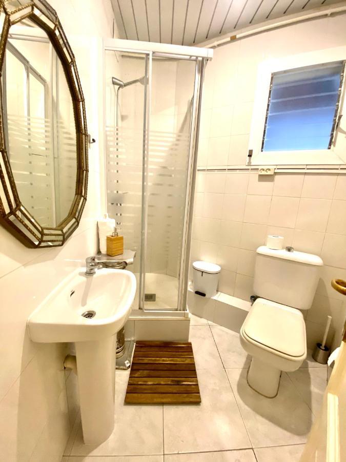 Alani Montjuic Hostel *