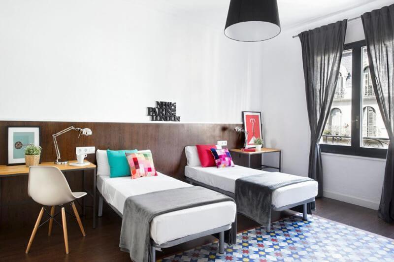 Traveller House 8 Bedroom Apartment *