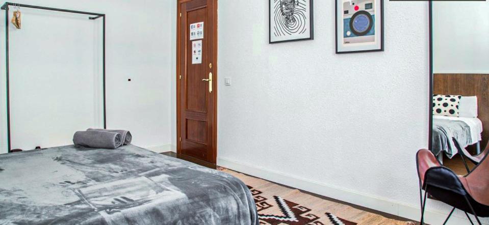 Traveller House 8 Bedroom Apartment *