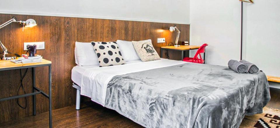 Traveller House 8 Bedroom Apartment *