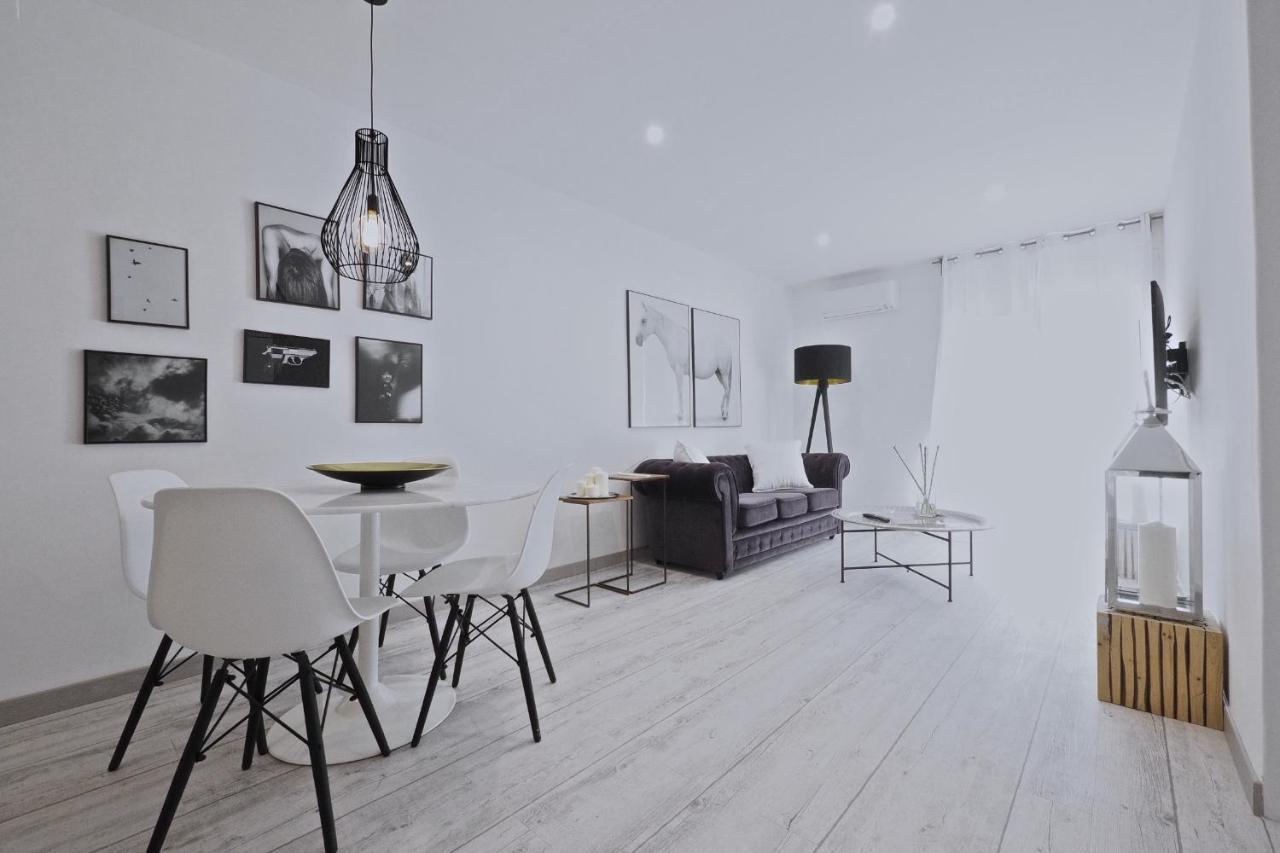 The White Flats Les Corts Apartment