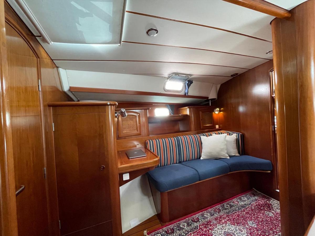 Botel Beautiful And Comfortable Sailboat With Secure Parking Available Barcelona