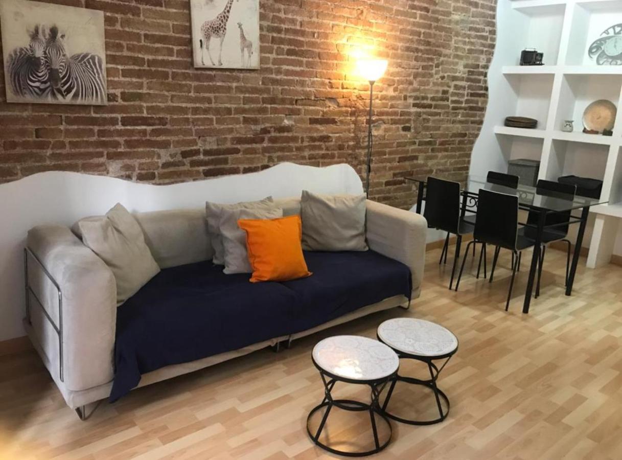 Rustic 2 Bedroom Poble Sec