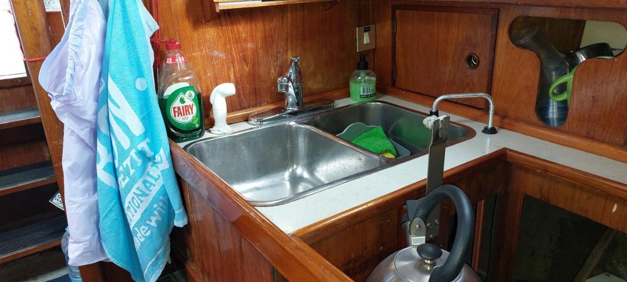 On A Beautiful Ocean Going Classic Schooner! Bateau-hôtel Barcelone