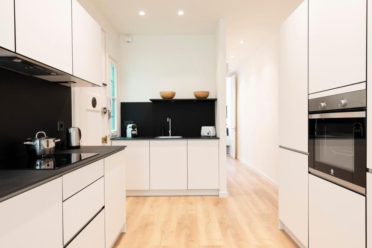 Ab Centric Universitat Apartment