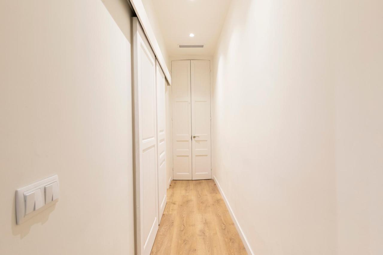 Ab Centric Universitat Apartment