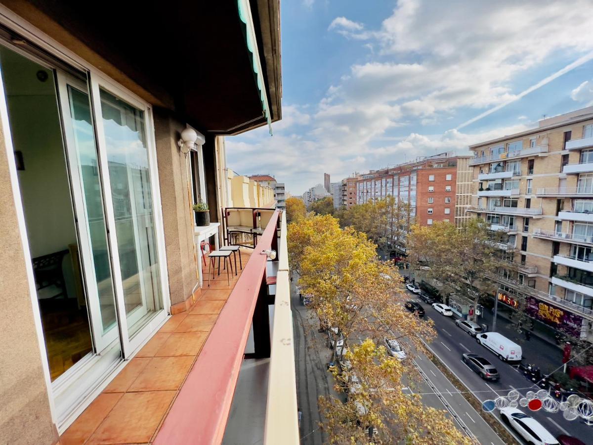 Habitación en casa particular Your Second In With Private And Private Bathroom Close To Montjuic, Pl Espana, La Rambla, Ferry Port Barcelona