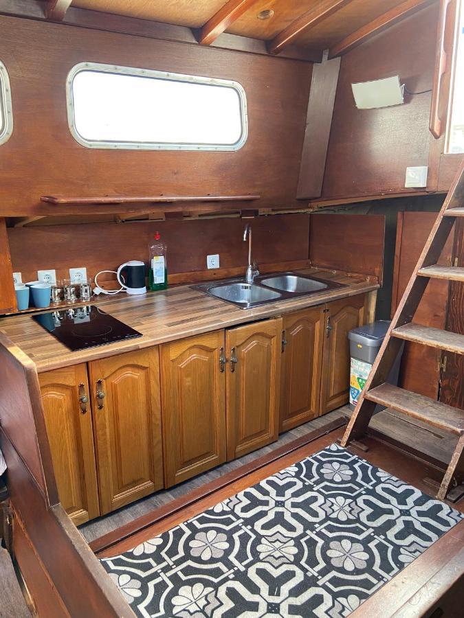 Fantastic Sailing Boat To Sleep In Bateau-hôtel *