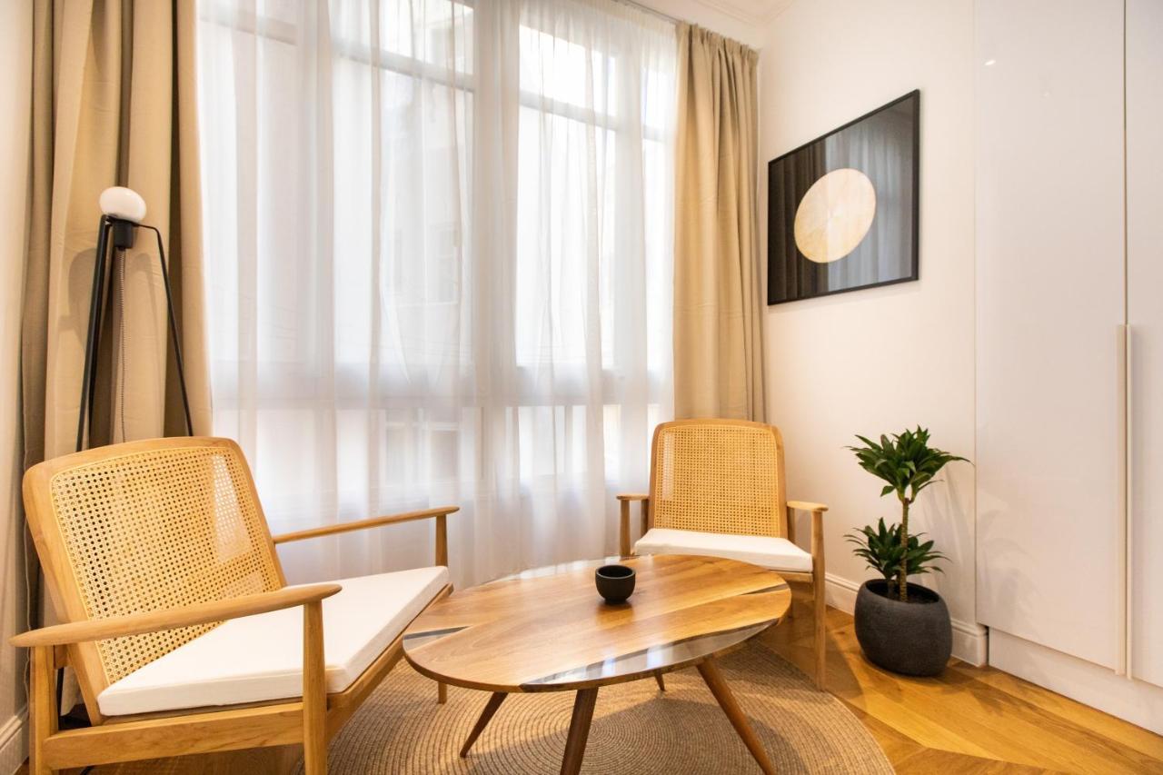 Majestic 4br/4bath In Sagrada Familia Area Appartement