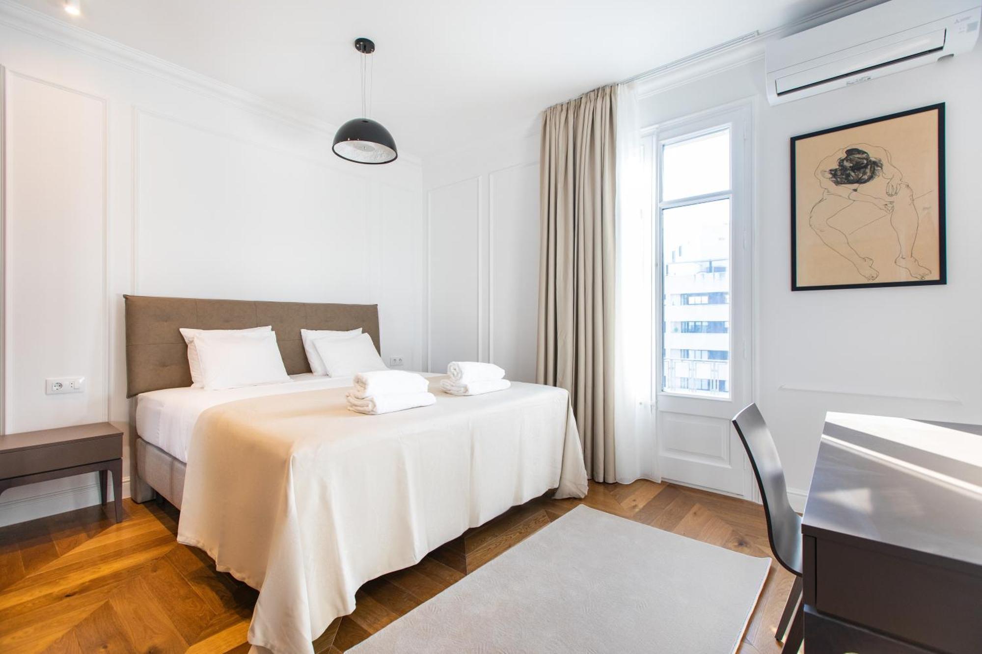 Majestic 4br/4bath In Sagrada Familia Area Appartement