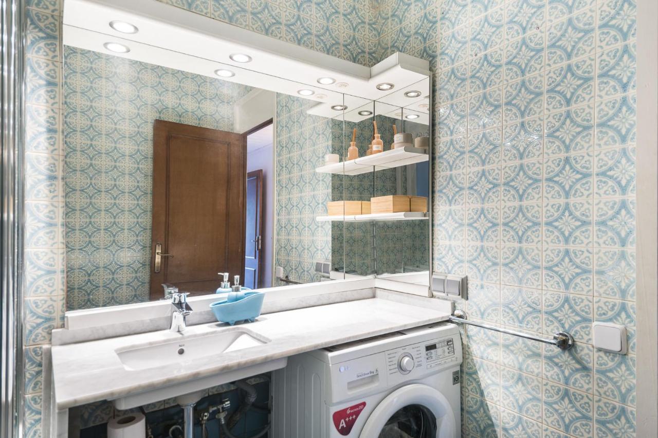 Spacious 3 Bed In The Heart Of Sant Antoni * Barcelona