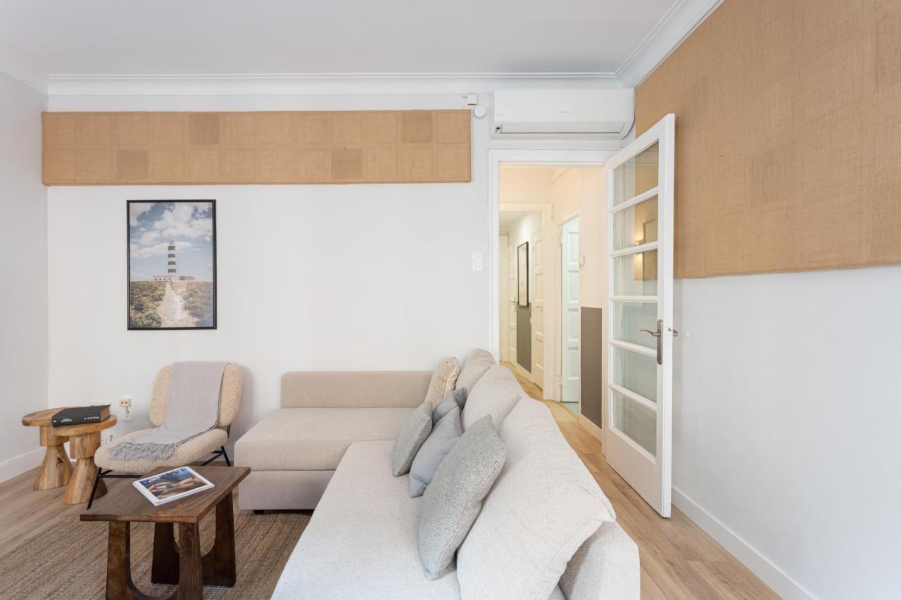 Stylish 3 Bedroom Apartment *