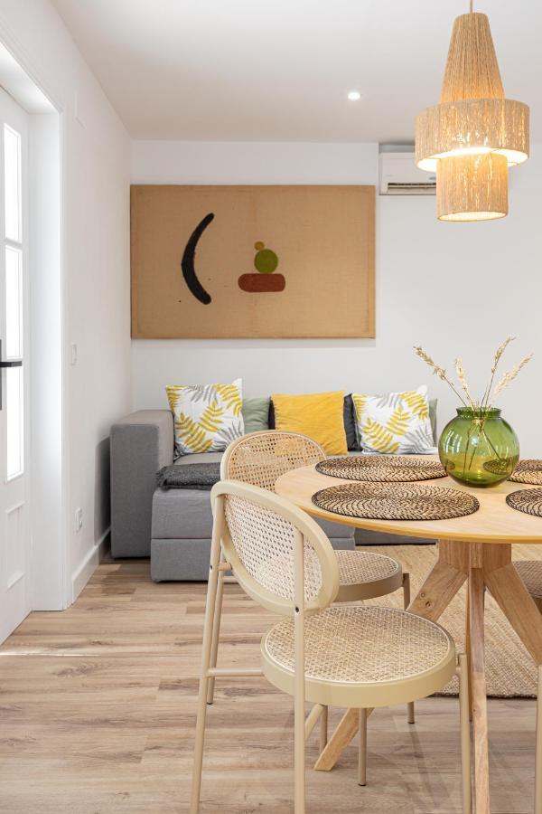 Walk To Ramblas Sun-filled&cozy Apartment Barcelona
