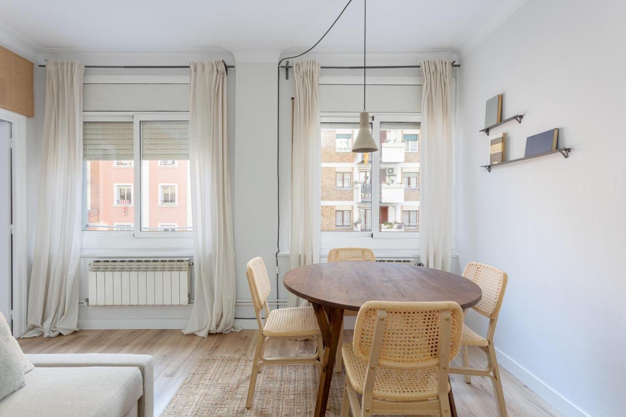 Stylish 3 Bedroom Apartment Barcelona