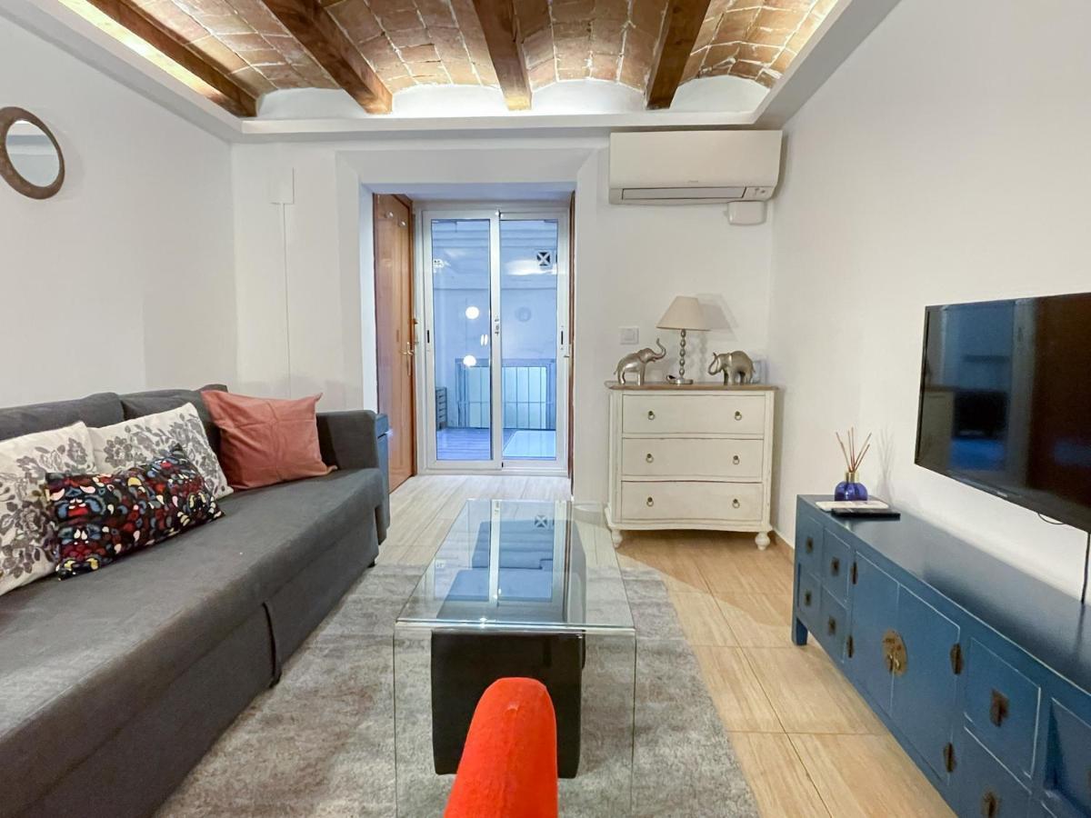 Coqueto Alojamiento Cercano A La Sagrada Familia Apartment *