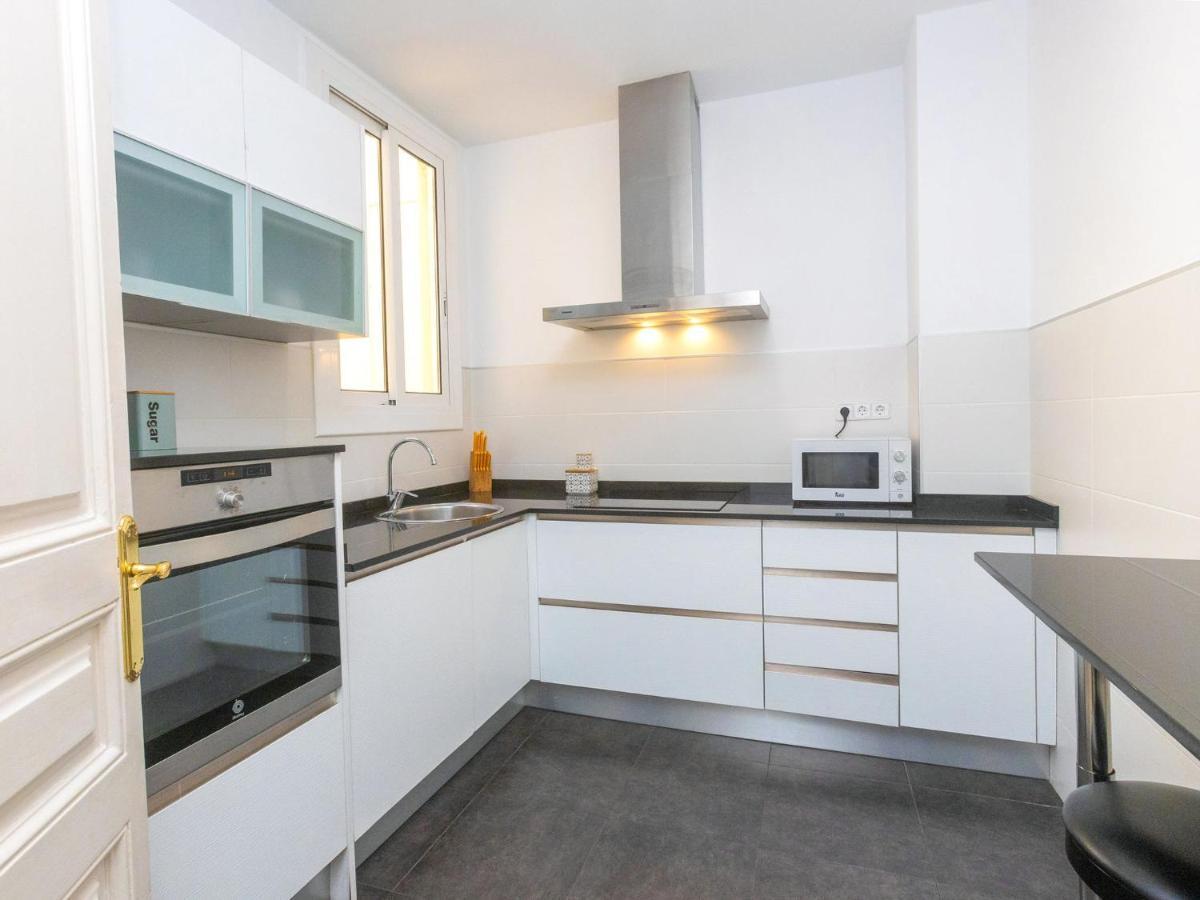 Apartment Apartment Eix-Dret-Roger De Lluria-Valencia By Interhome *