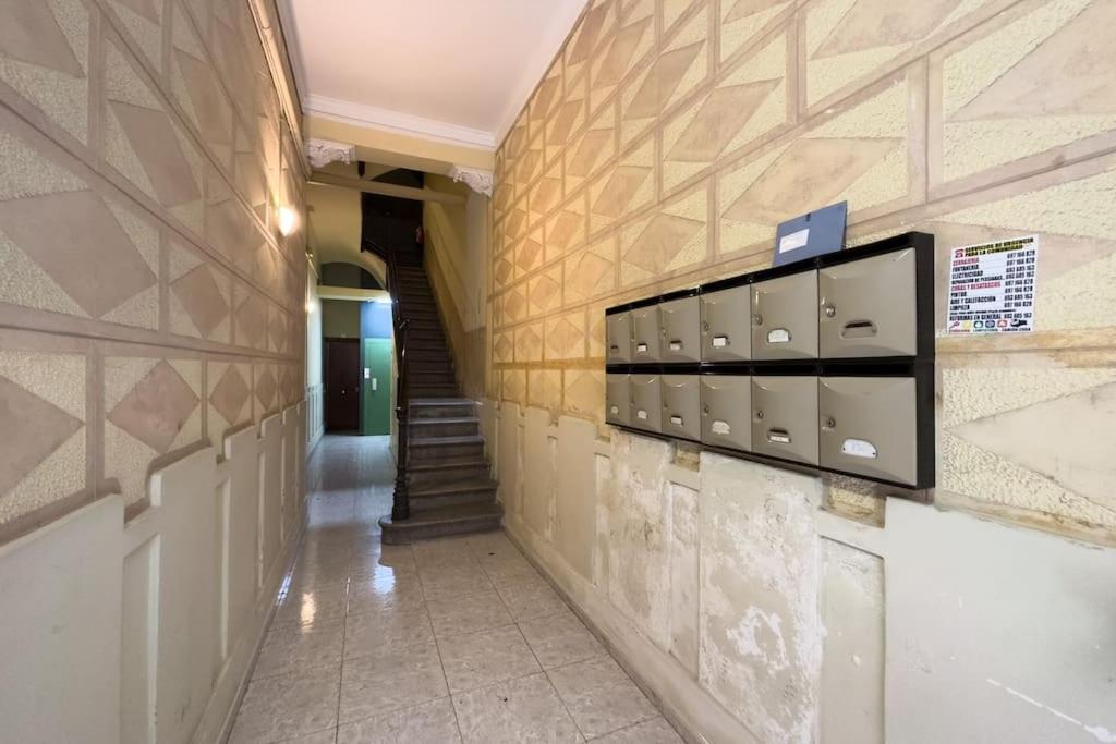 Appartement Bebarceloner Sants - 2 Bedrooms *