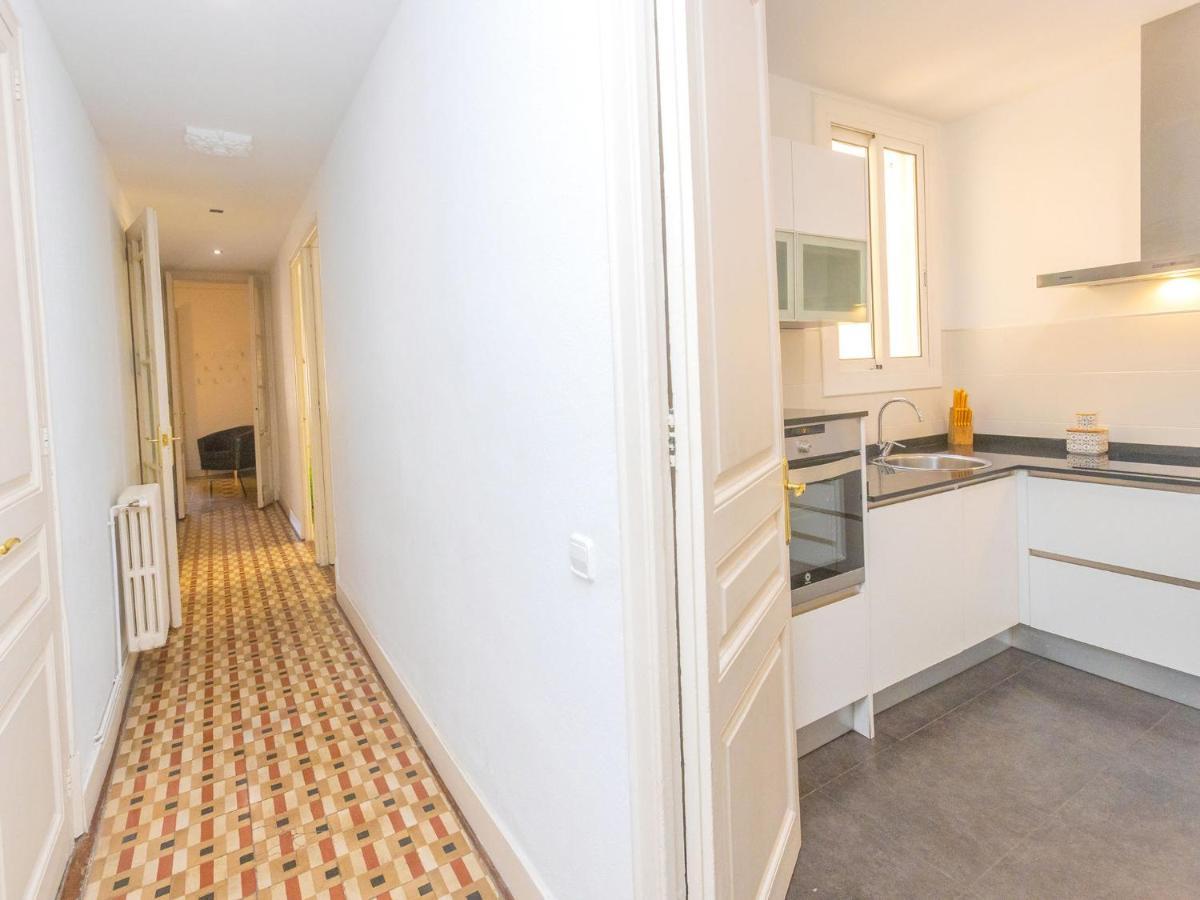 Apartment Apartment Eix-Dret-Roger De Lluria-Valencia By Interhome *