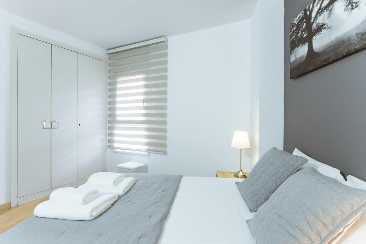 Two Bedroom Townhouse Within 10min Walk From Beach Appartement Barcelone