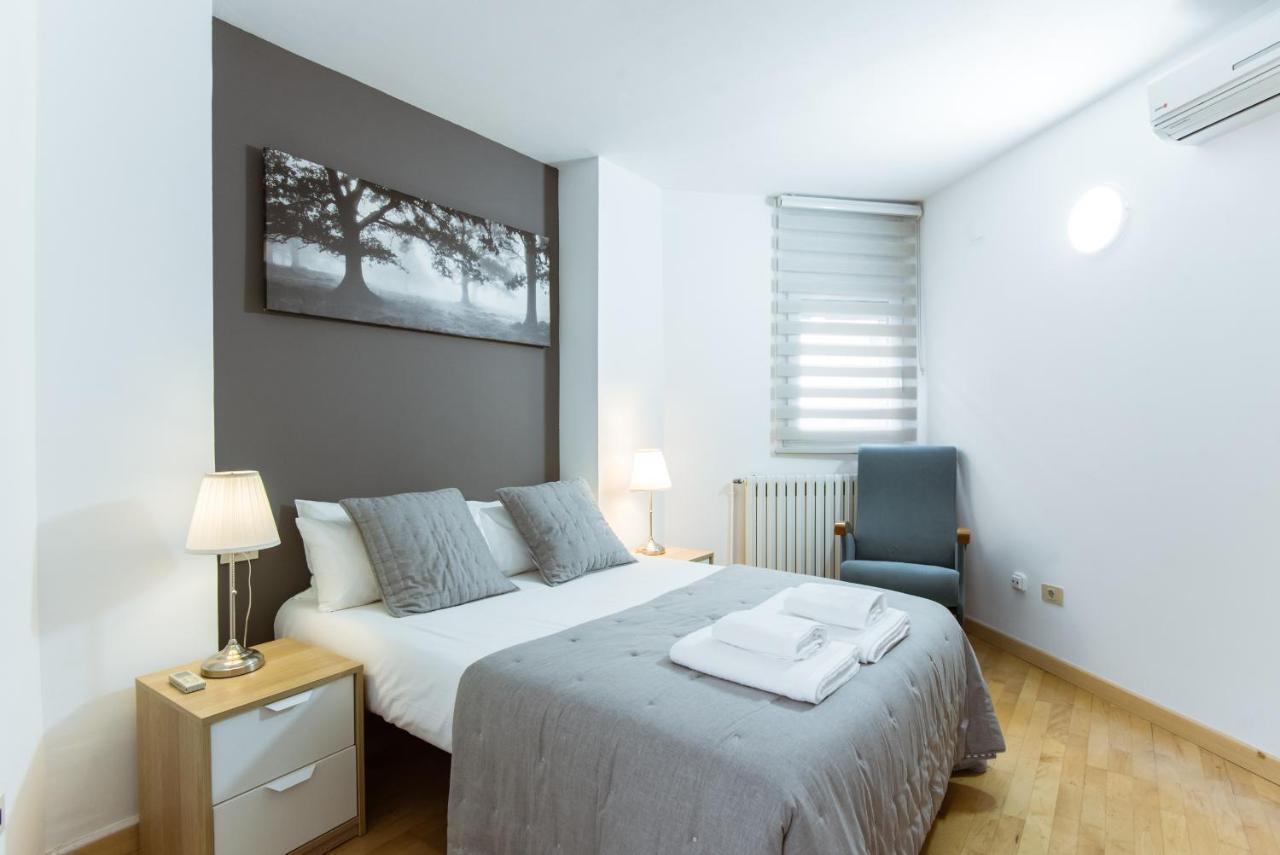 Appartement Two Bedroom Townhouse Within 10min Walk From Beach Barcelone