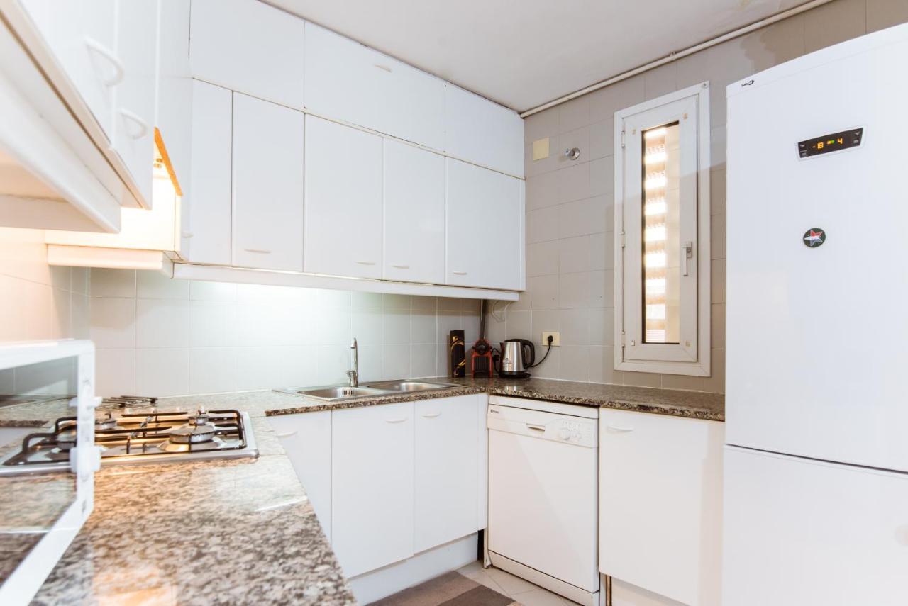 Two Bedroom Townhouse Within 10min Walk From Beach * Barcelone