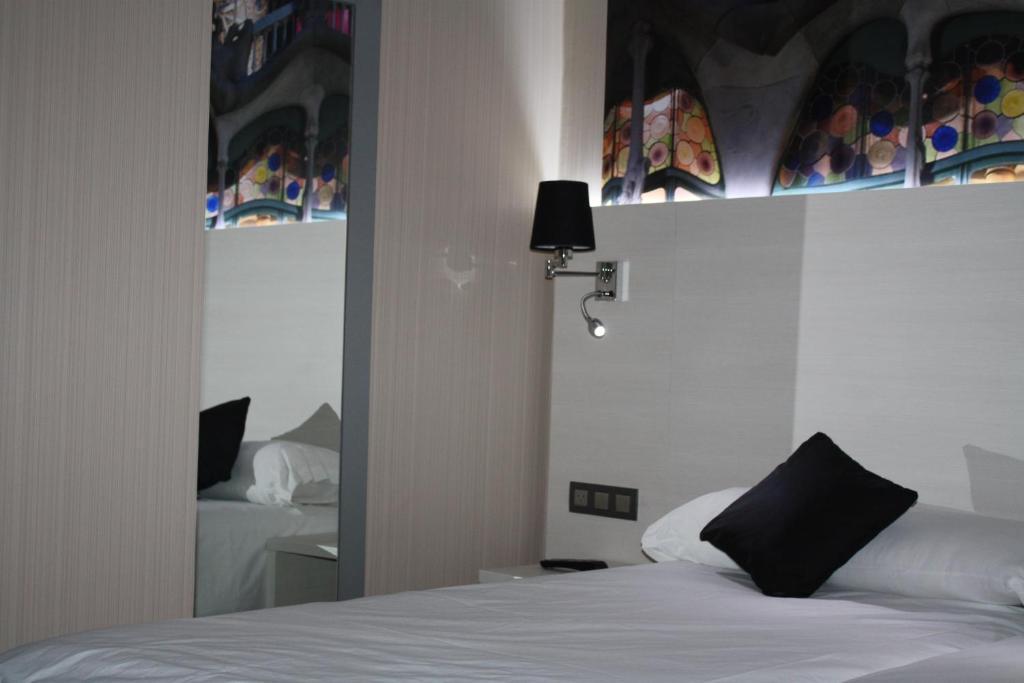 Bcn Ramblas Guest house 2*