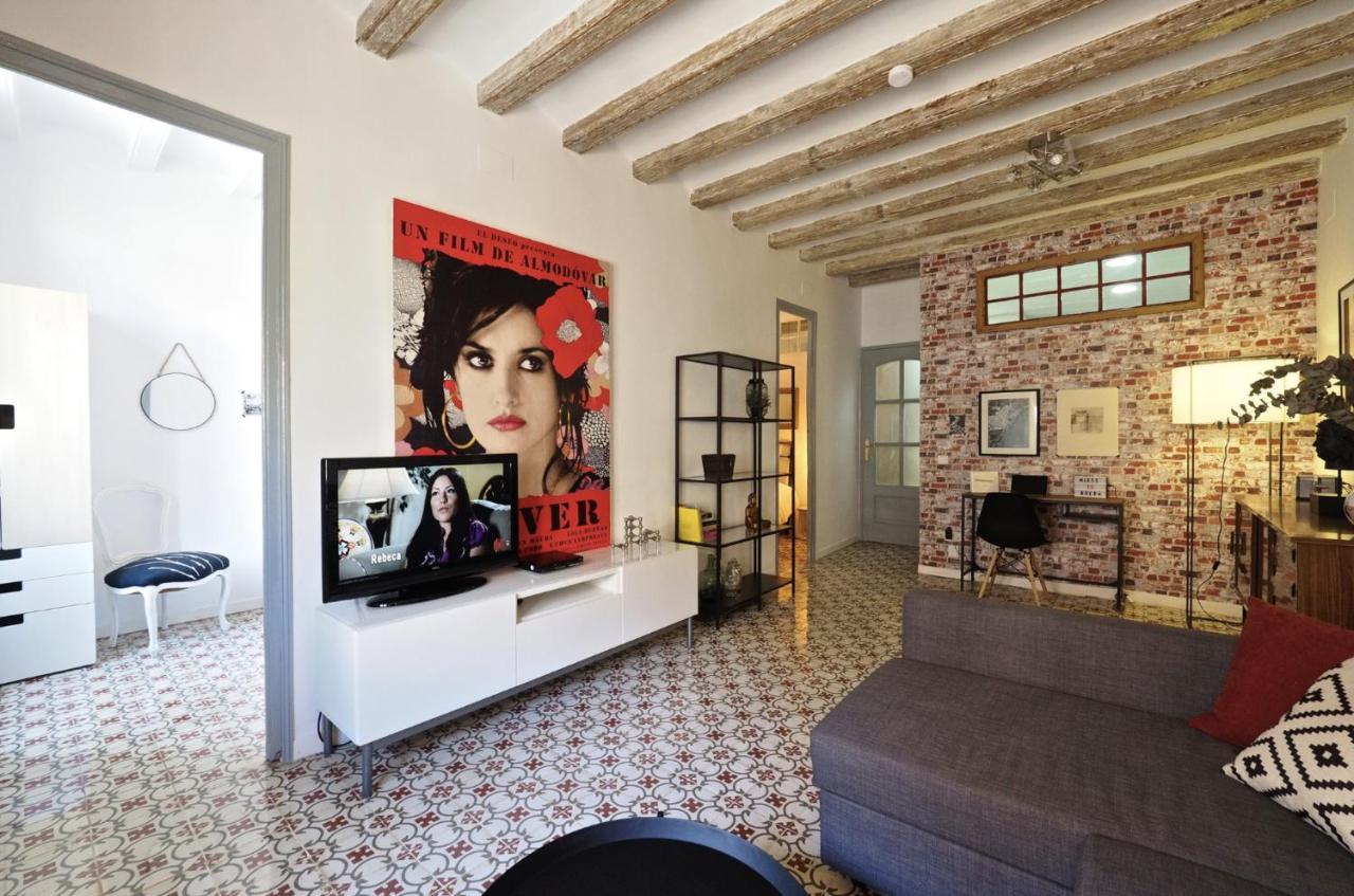 Almodovar Apartment *