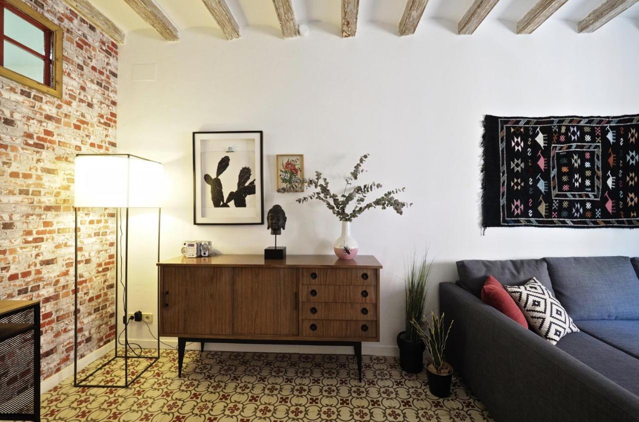 Almodovar Apartment *