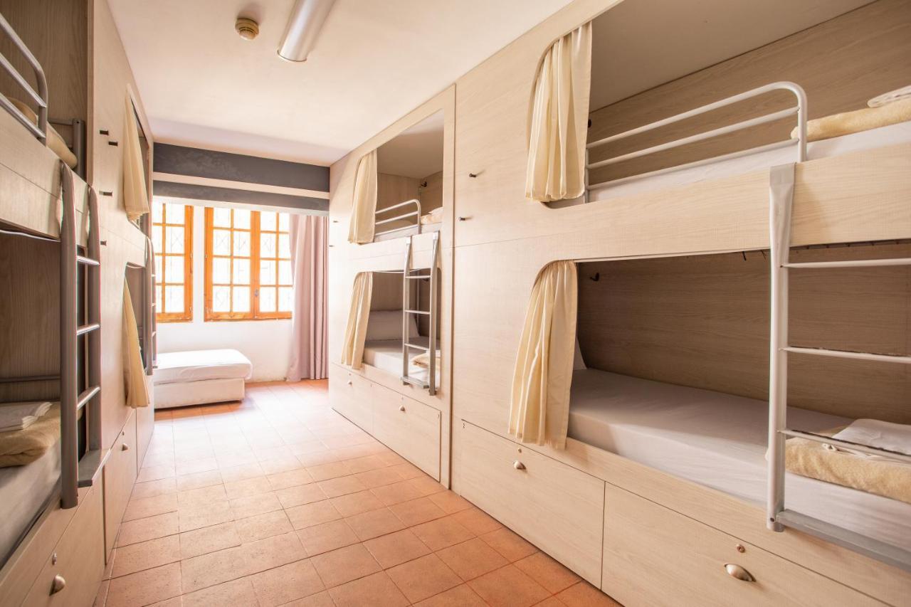 Mambo Tango Hostel Barcelona