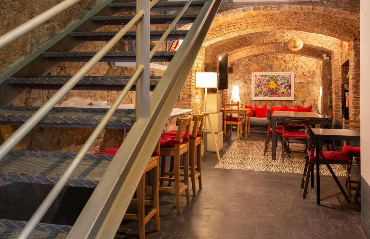 Mambo Tango Hostel *