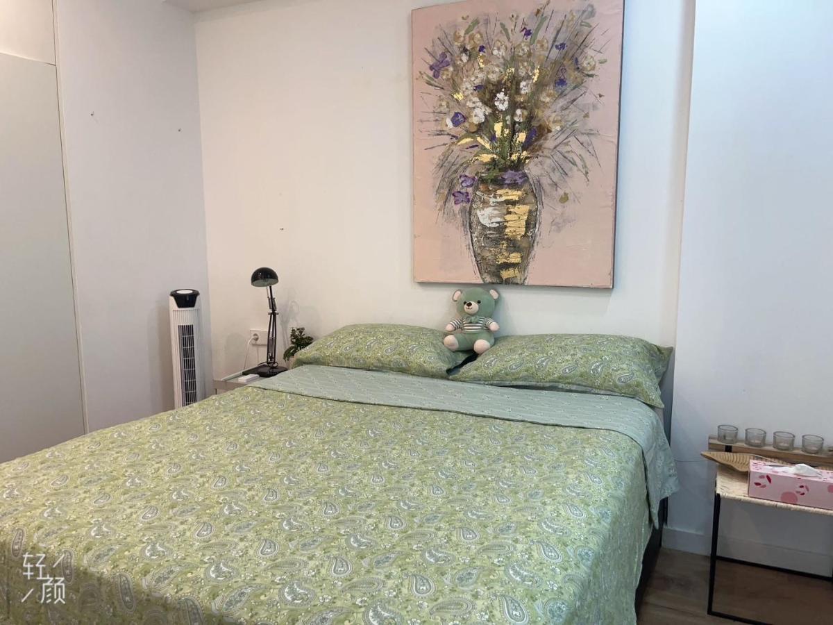 Near By Downtown Apartment