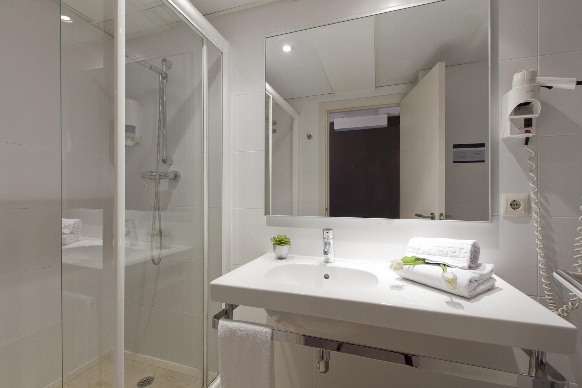 Hotel Sagrada Familia 3*