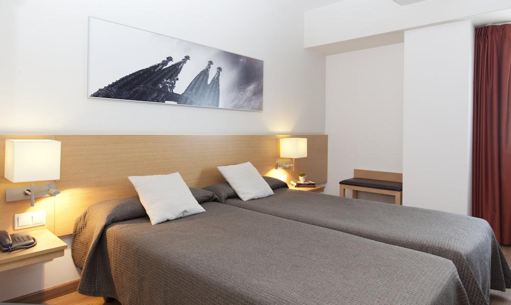 Sagrada Familia Hotel 3*