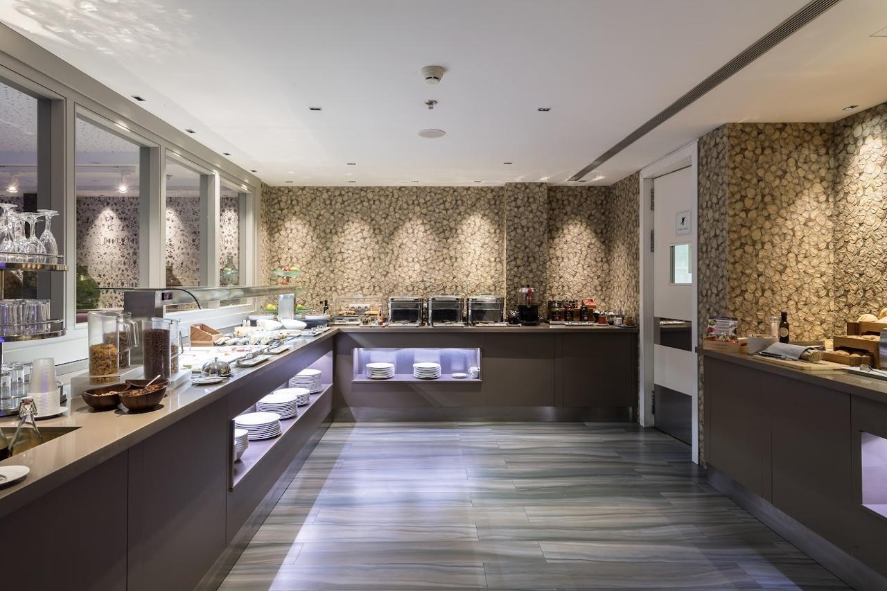 Catalonia Square 4* Sup Hotel