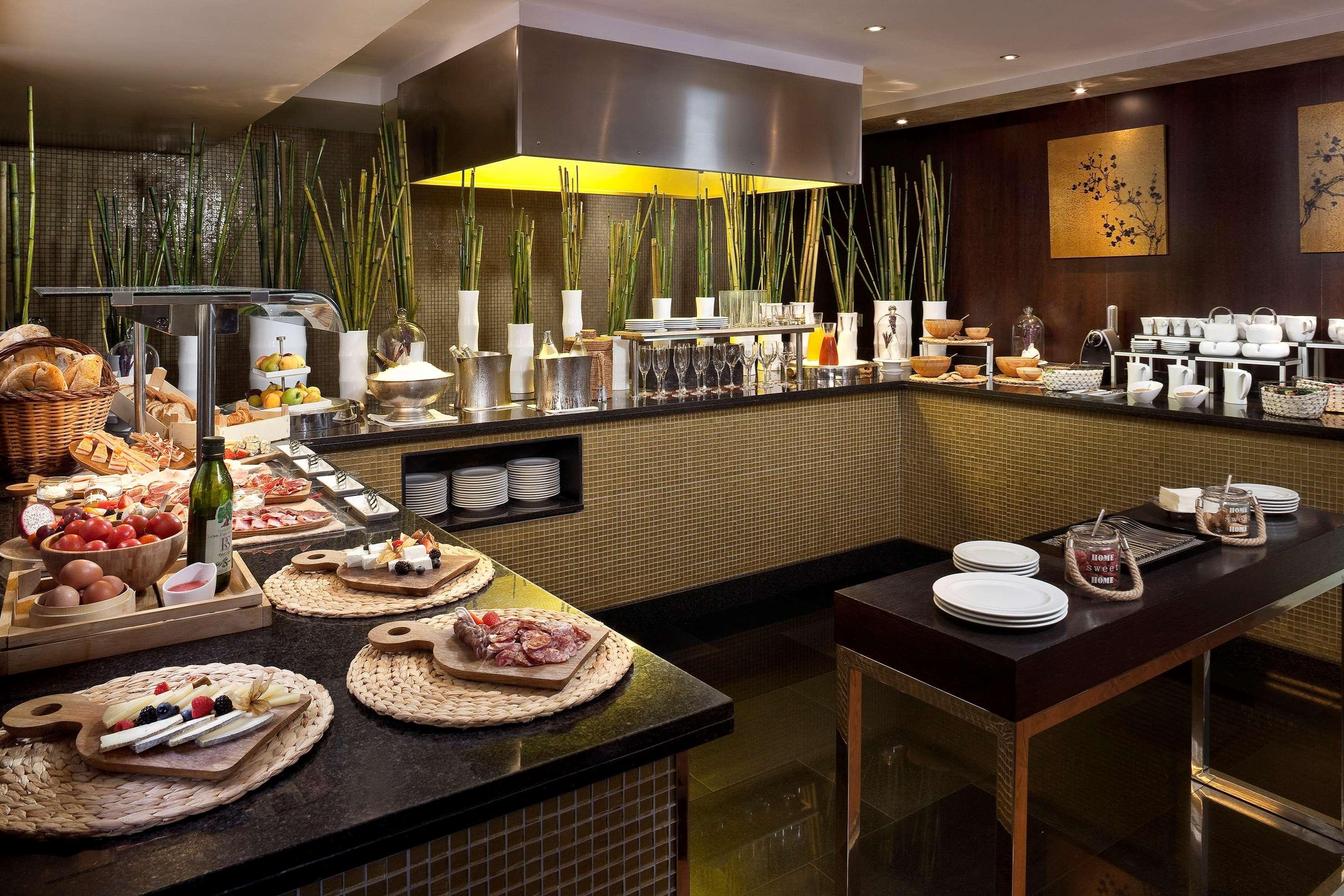 Melia Sarria 5*