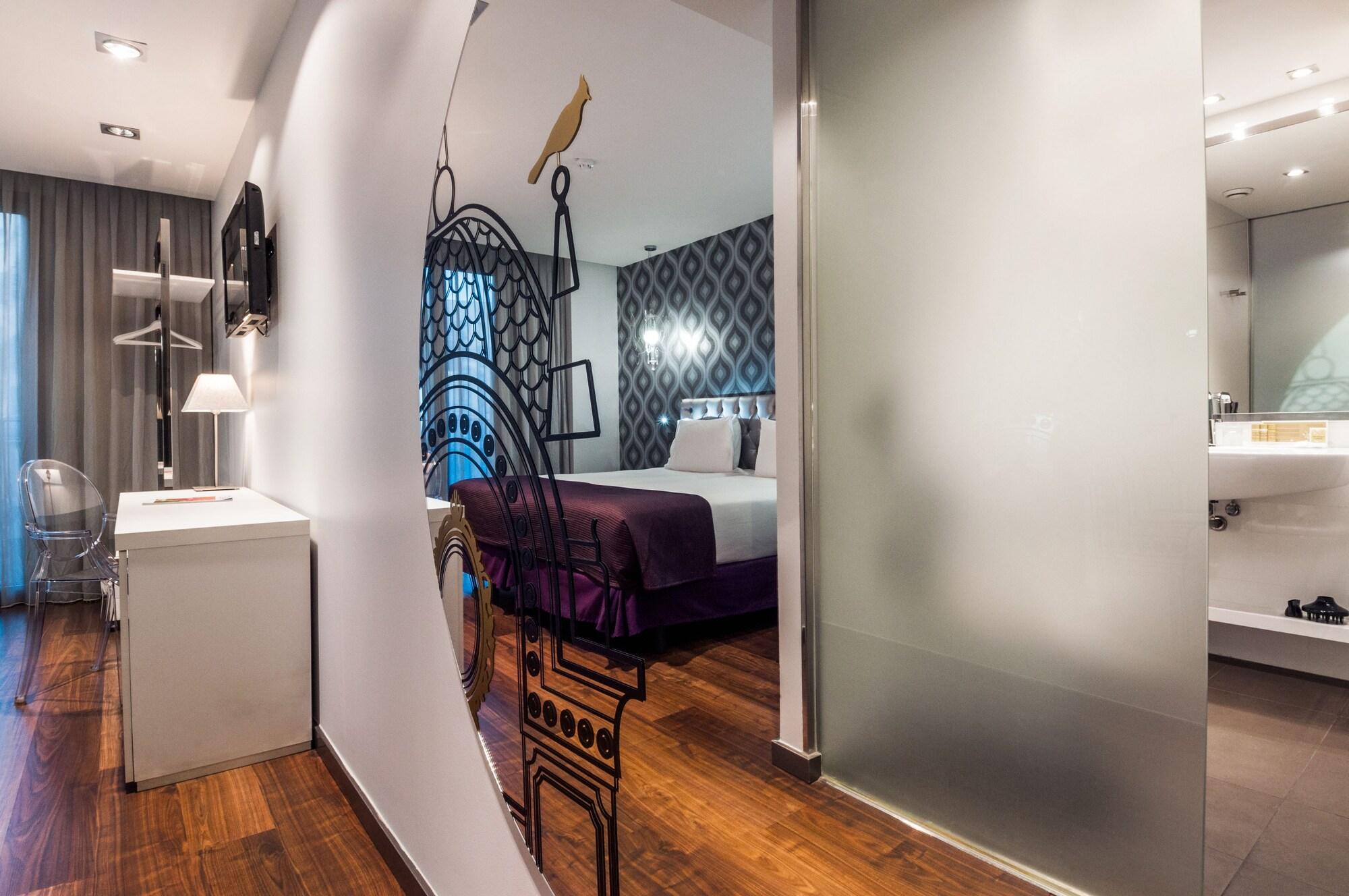 Ikonik Ramblas Hotel 4*