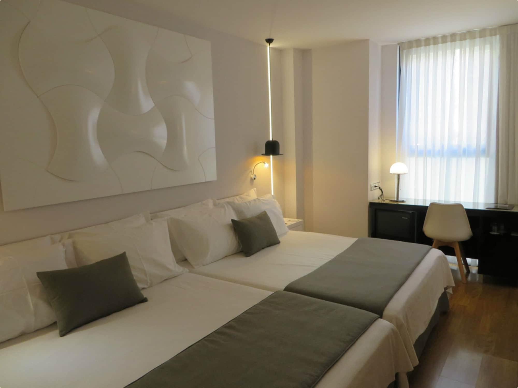 Hotel Evenia Rocafort 3*