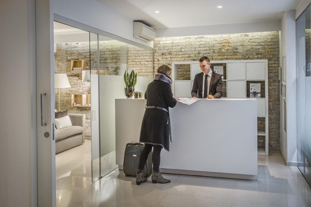 Eric Voekel Boutique - Bcn Appartement *