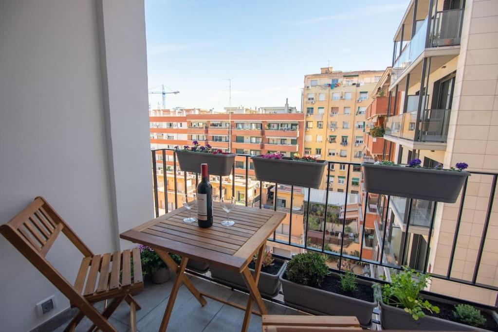 +25y Only, Family Flat Near The