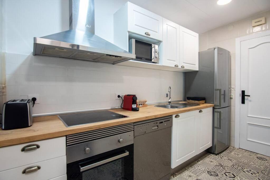 Appartement +25y Only, Family Flat Near The Barcelone